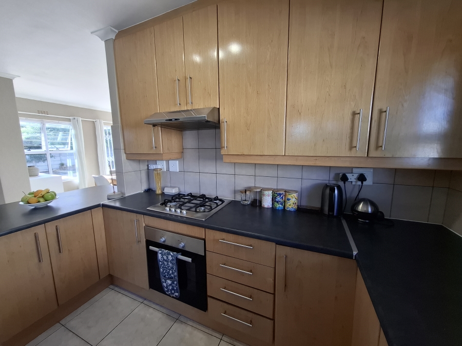 To Let 4 Bedroom Property for Rent in Sunningdale Western Cape